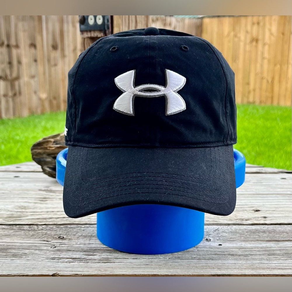 Under‎ Armour Golf Adjustable Black And White Cap